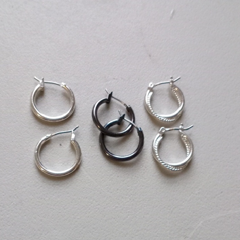 Elegant Silver and Black Hoop Earrings Set